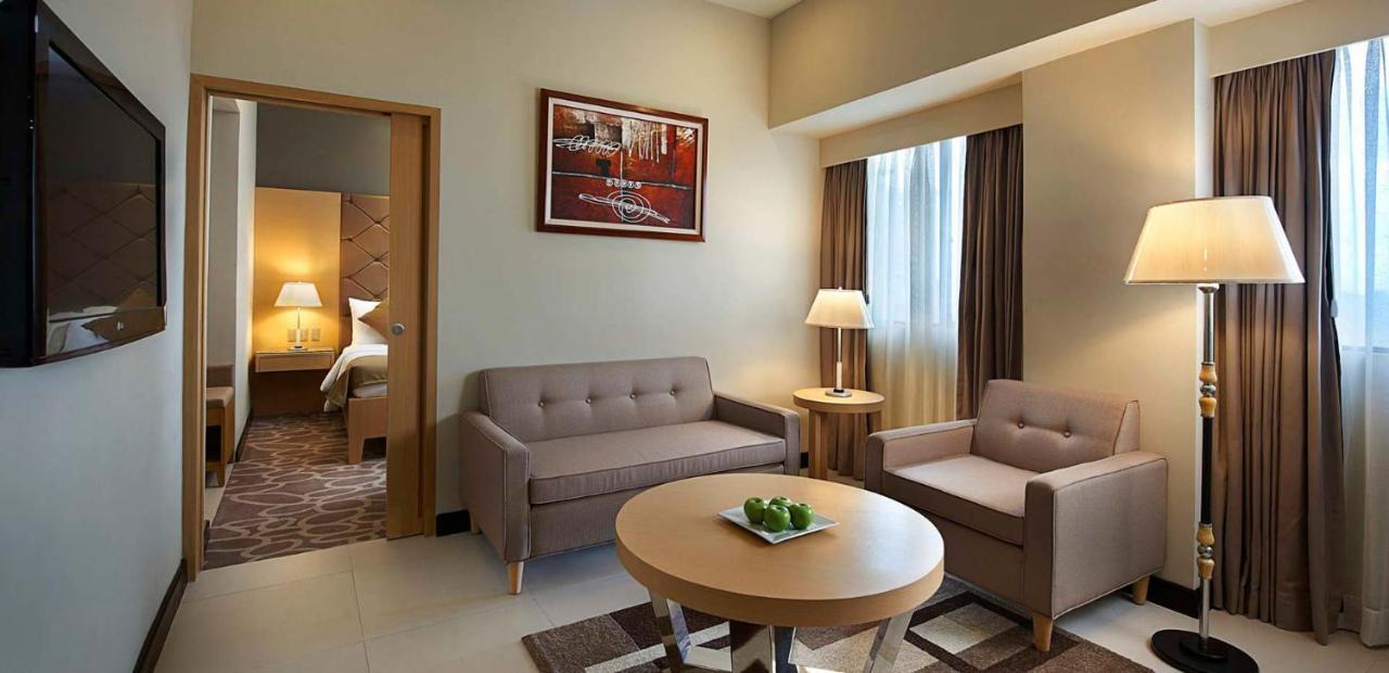โรงแรมเบอร์จายา มากาตี Makati City ภายนอก รูปภาพ